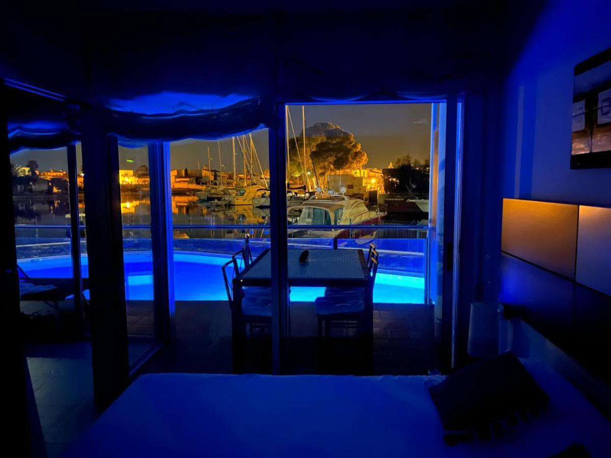 Blau Apartamento Frente A Los Canales Y Las Puestas De Sol De Roses Bagian luar foto