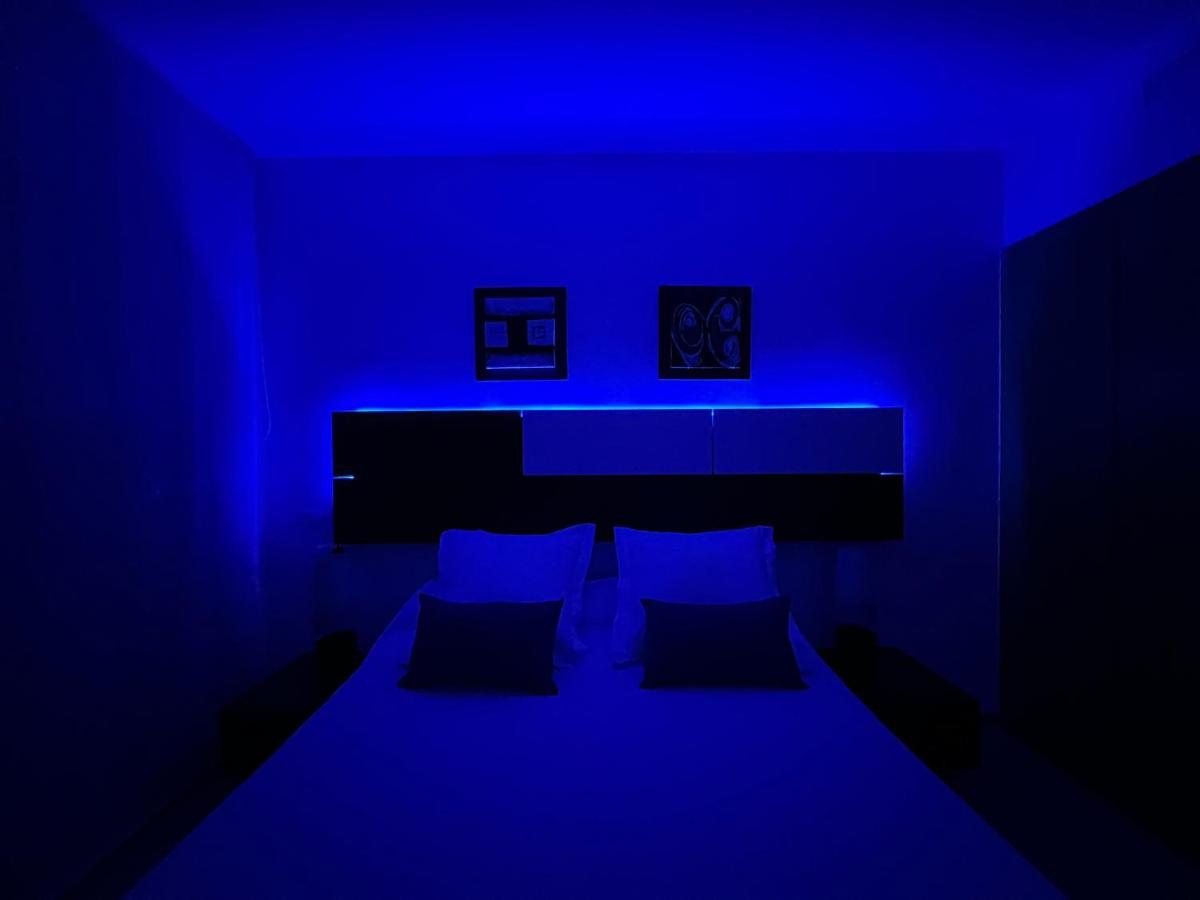 Blau Apartamento Frente A Los Canales Y Las Puestas De Sol De Roses Bagian luar foto